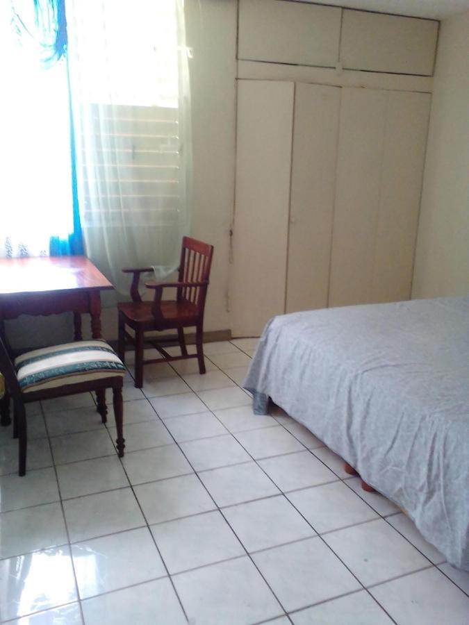 Appartamento Nice Oakwood Constant Spring Rd Apt Kingston Esterno foto