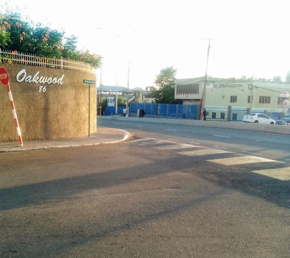 Appartamento Nice Oakwood Constant Spring Rd Apt Kingston Esterno foto