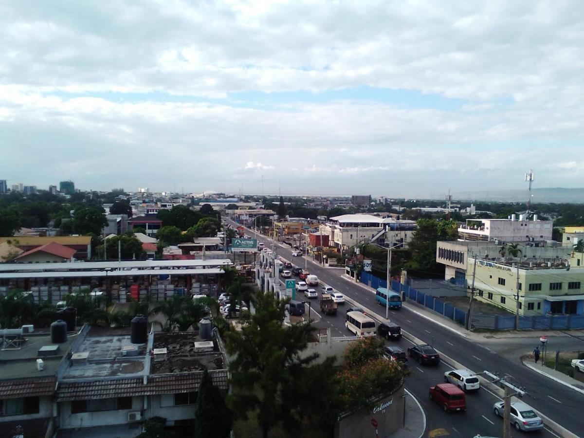 Appartamento Nice Oakwood Constant Spring Rd Apt Kingston Esterno foto